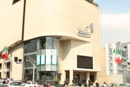 یک انتقاد از لغو کننده‌های پخش فوتبال در سینما