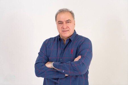 فرهاد قائمیان: نیازهای روحی و فکری مردم را برآورده کنیم