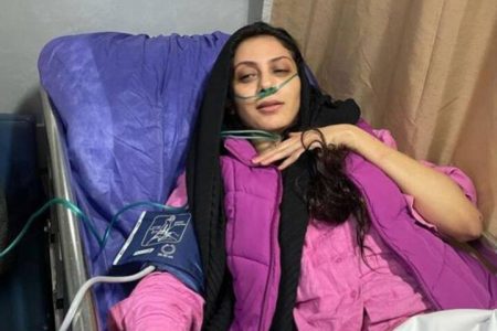 مونا فرجاد مورد خفت‌گیری قرار گرفت