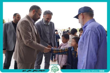 اعزام یکصد کودک کار و ایتام مراکز پویاشهر به مشهد مقدس