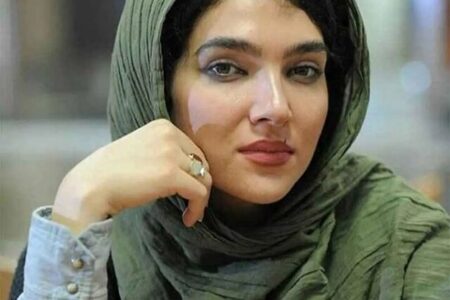 سارا رسول‌زاده روی صحنه می‌رود